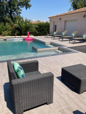 Magnifique villa moderne avec piscine